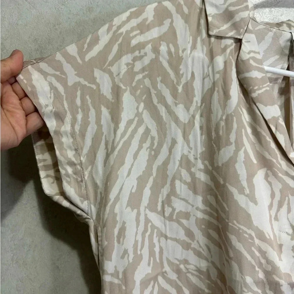 NWT JOIE Tiger Print Dolman Short Sleeve Soft Flowy Lightweight Blouse Top XS - Picture 4 of 7